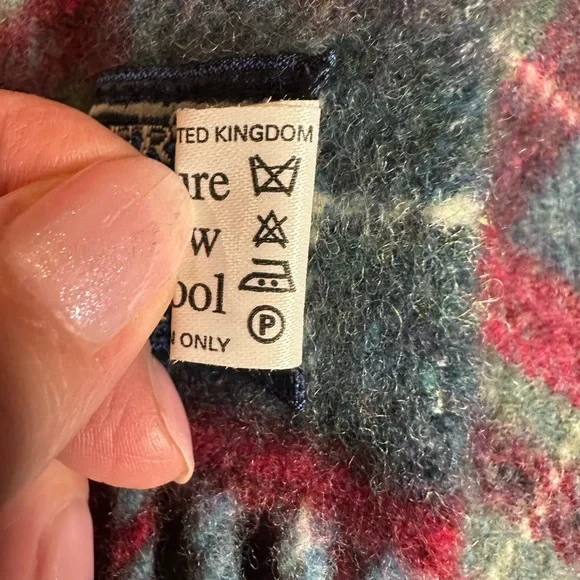 Vintage Edinburgh Pure Wool Scarf Red Tartan Plaid Fringe 61” Made UK Holiday - Picture 9 of 11